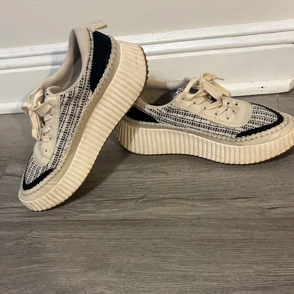 Dolce Vita Cream & Black Dannis Sneakers - Picture 5 of 6